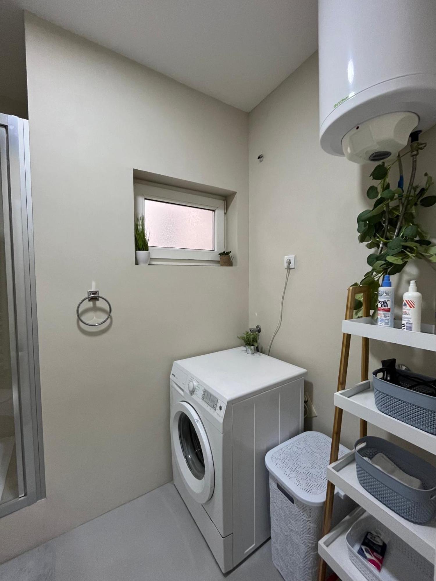 Apartment Vera With Free Garage Novi Sad Buitenkant foto