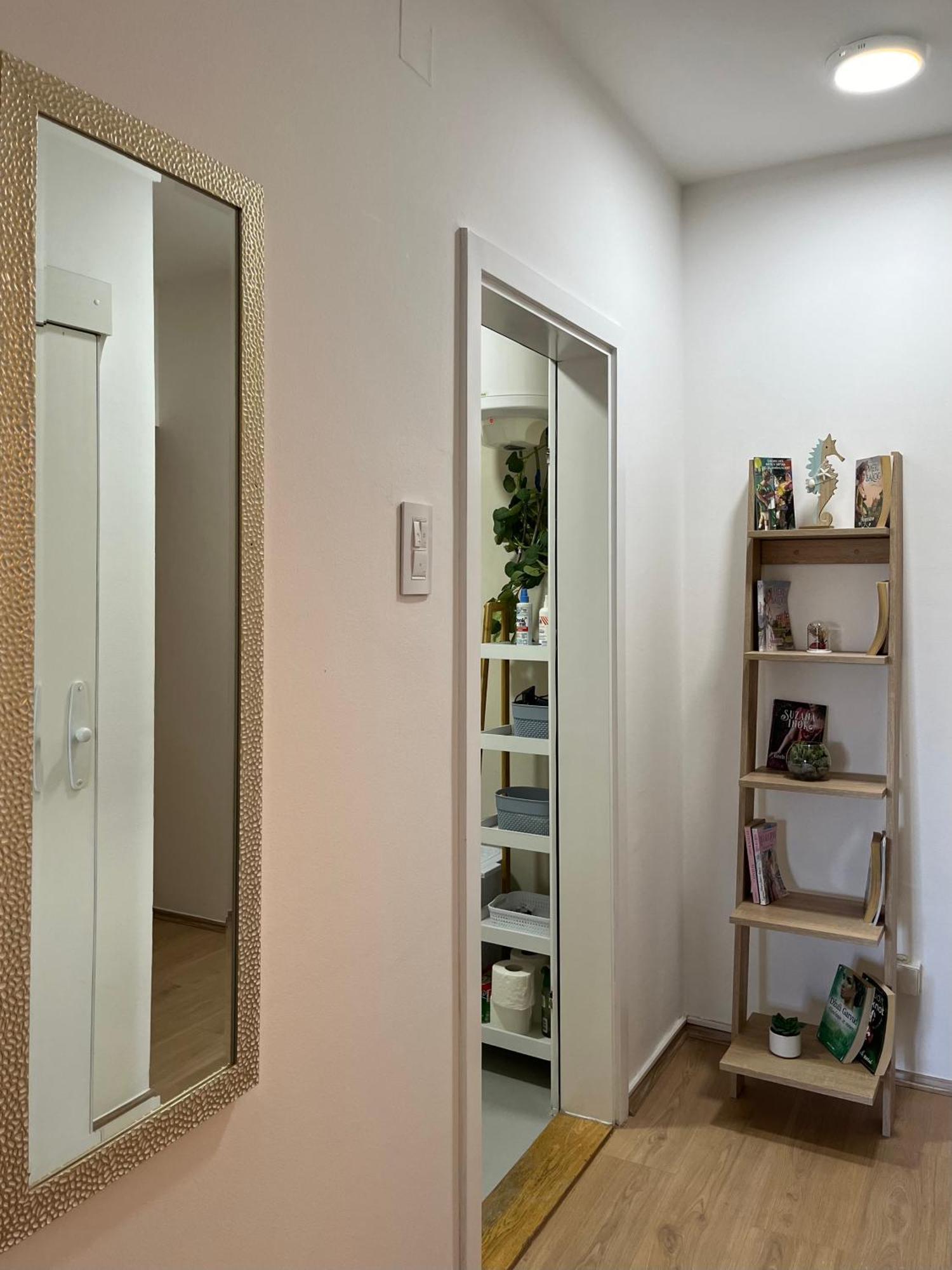 Apartment Vera With Free Garage Novi Sad Buitenkant foto